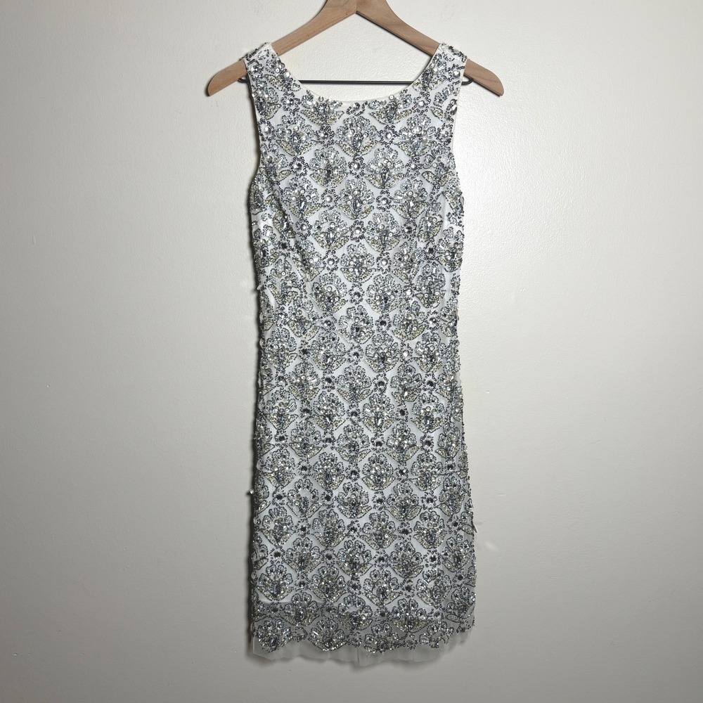 Aidan Mattox White Beaded Sequin Floral Medallion Cocktail Dress V-Back Size 4